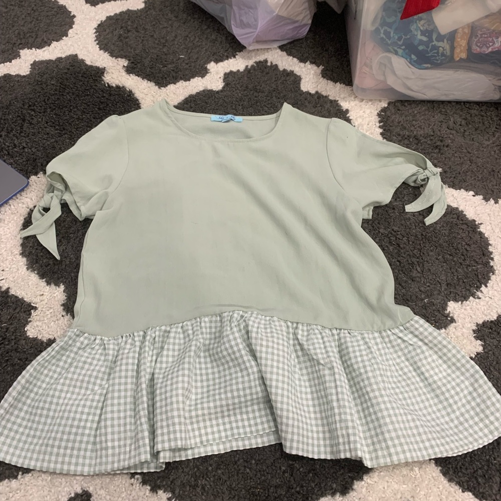 Short sleeve top